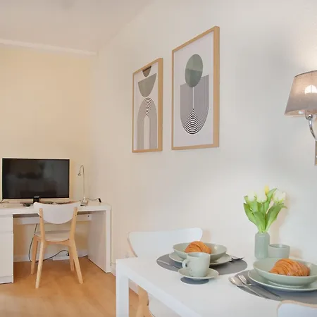 Apartment Ruhiges Mitte 26m2 - U-bahn Leopoldplatz By *